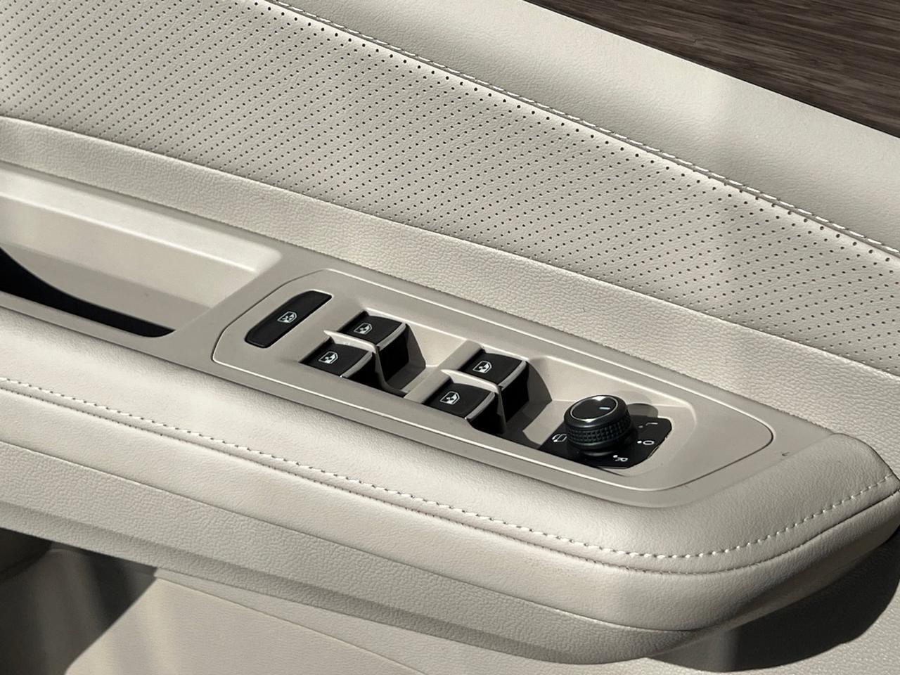 2026 Volkswagen Atlas 2.0T SEL Premium R-Line Hagerstown MD