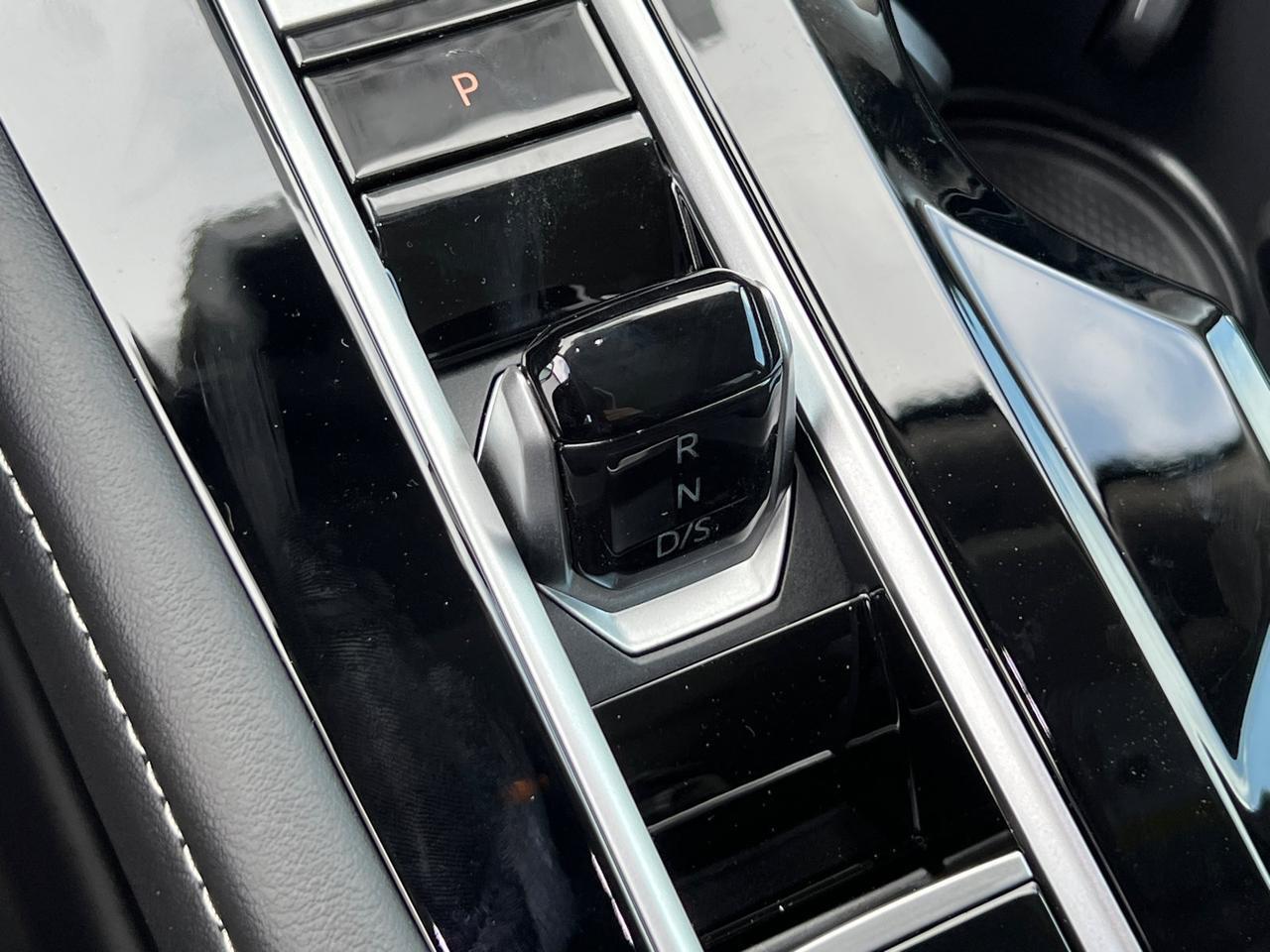 2026 Volkswagen Atlas 2.0T SEL Premium R-Line Hagerstown MD