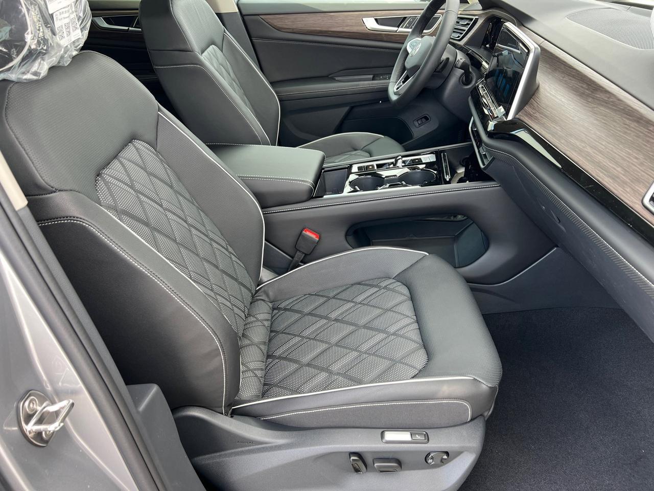 2026 Volkswagen Atlas 2.0T SEL Premium R-Line Hagerstown MD