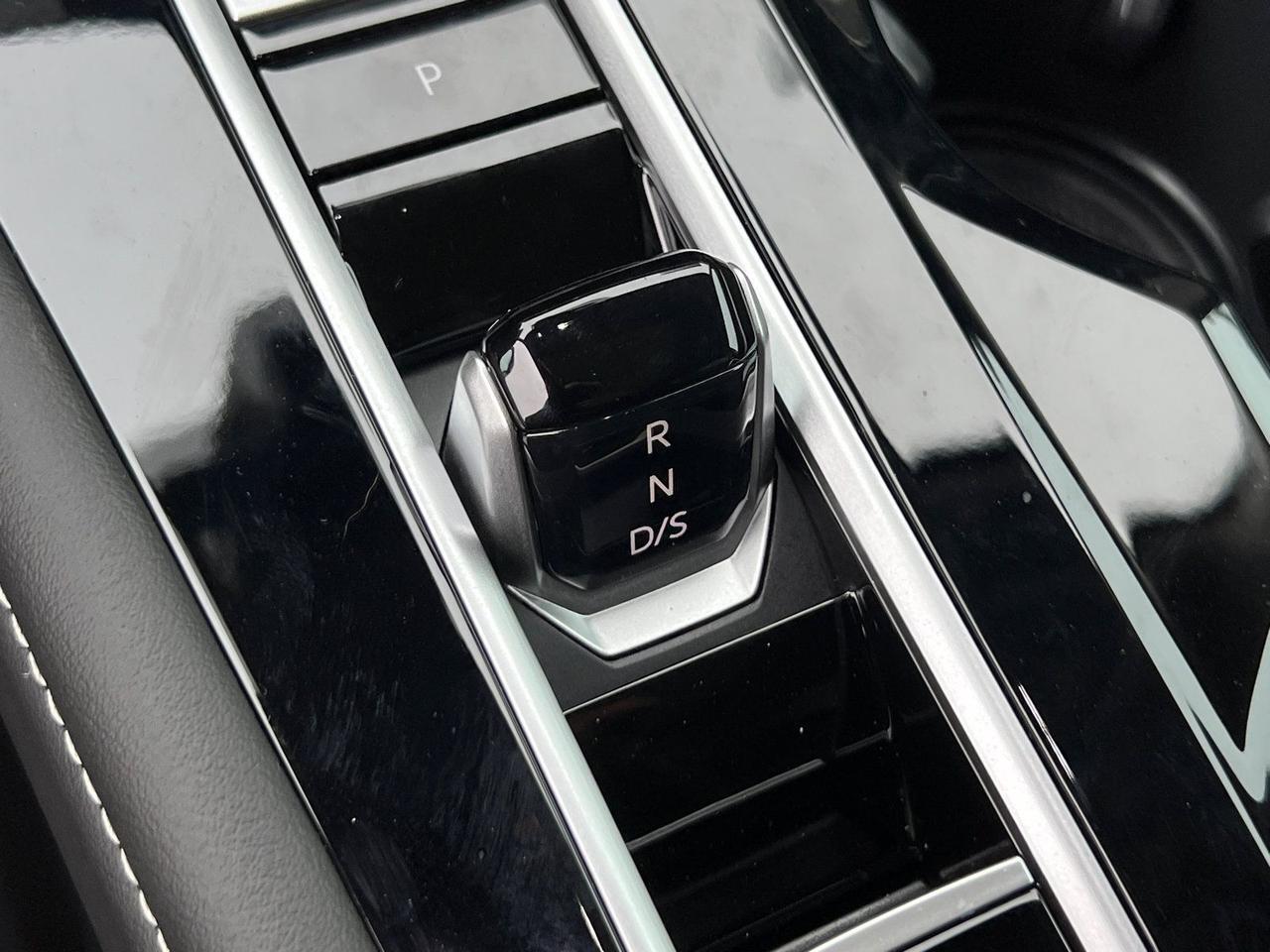 2026 Volkswagen Atlas 2.0T SEL Premium R-Line Hagerstown MD