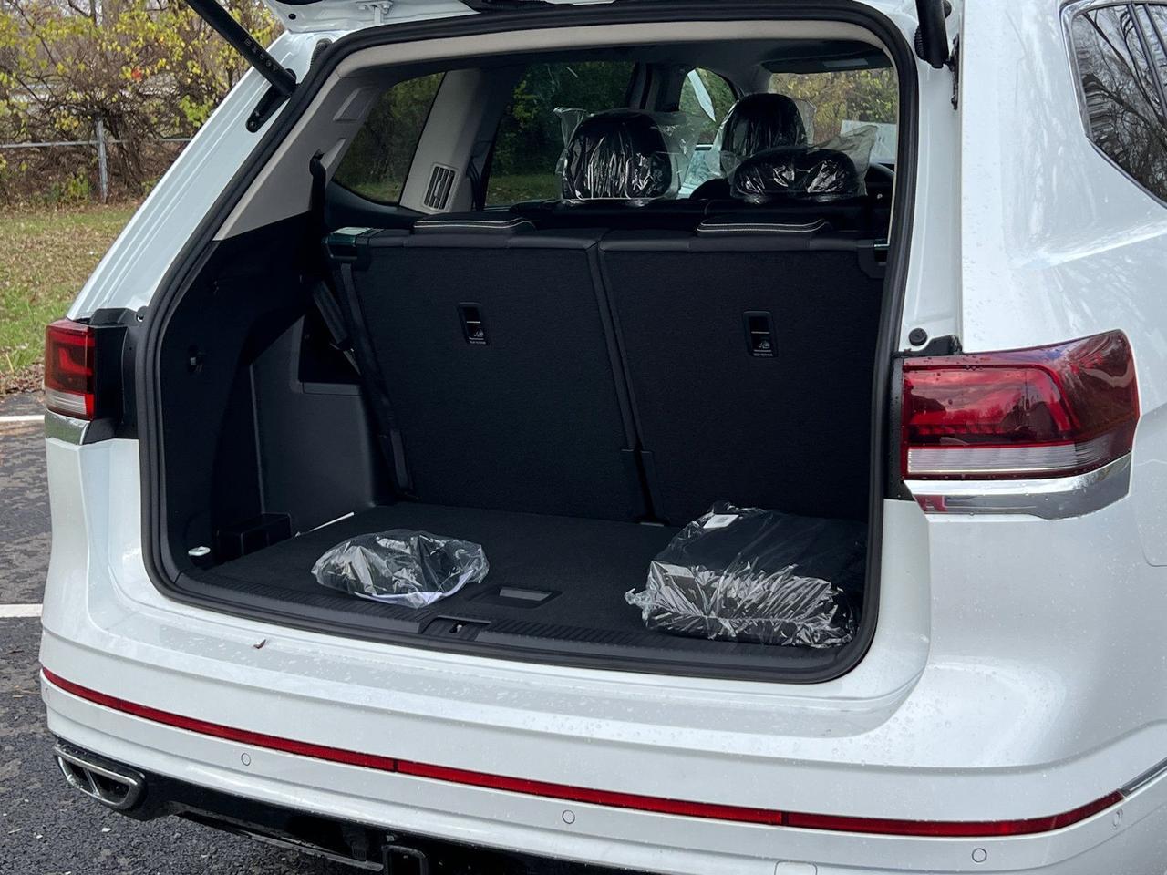 2026 Volkswagen Atlas 2.0T SEL Premium R-Line Hagerstown MD