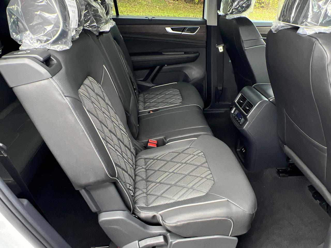 2026 Volkswagen Atlas 2.0T SEL Premium R-Line Hagerstown MD