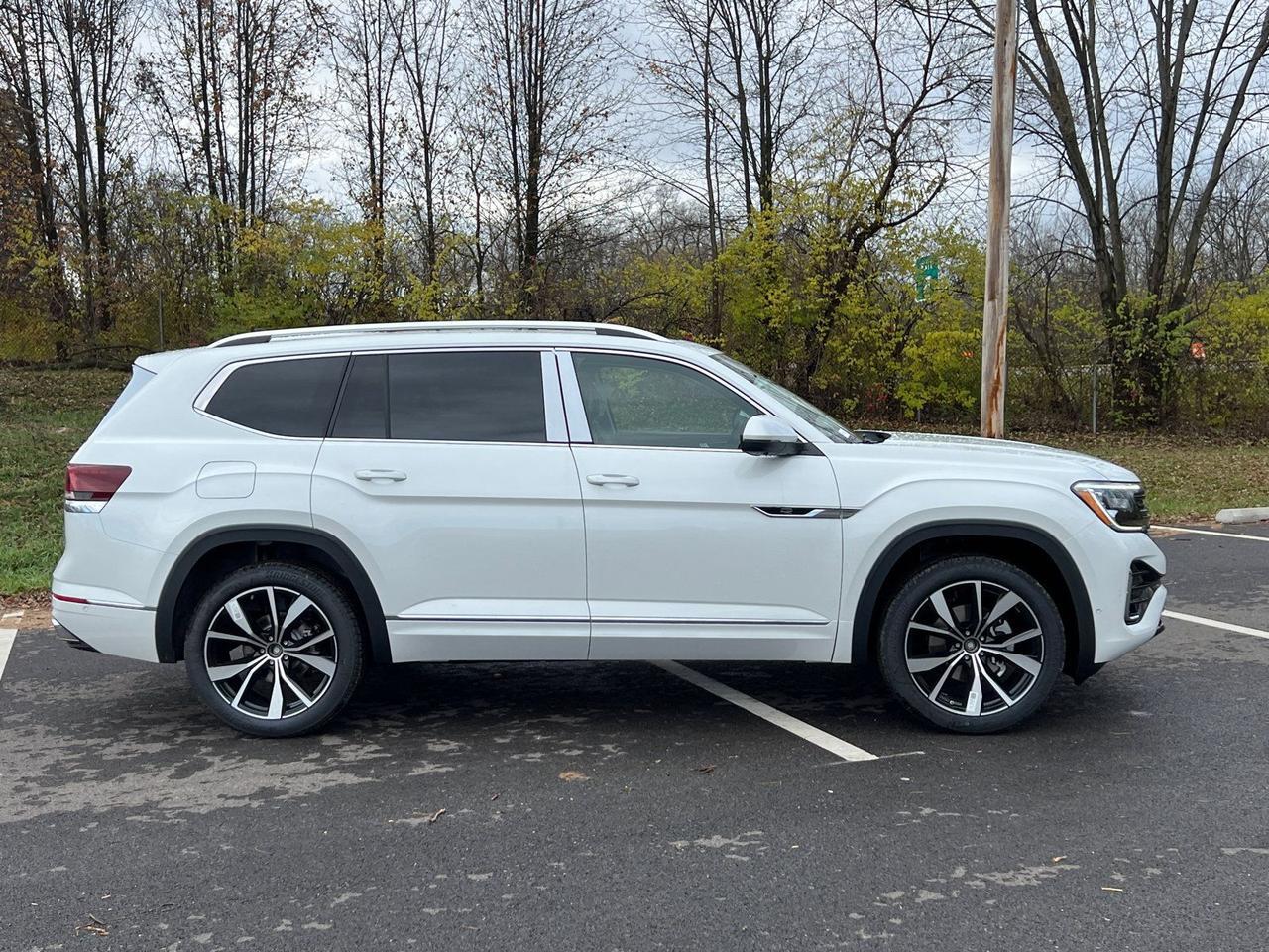 2026 Volkswagen Atlas 2.0T SEL Premium R-Line Hagerstown MD