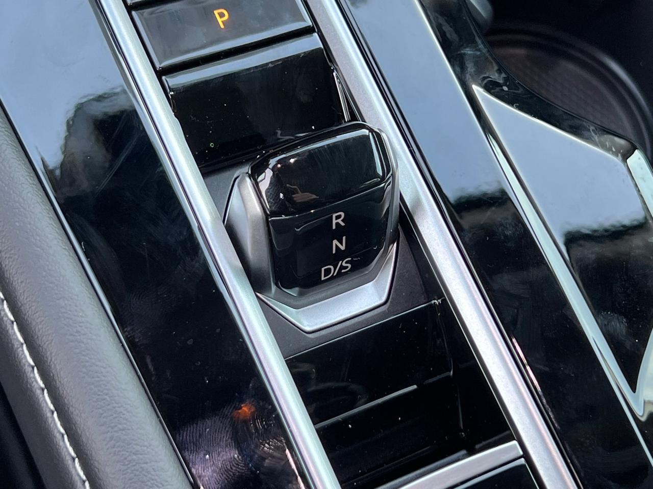 2026 Volkswagen Atlas 2.0T SEL Premium R-Line Hagerstown MD