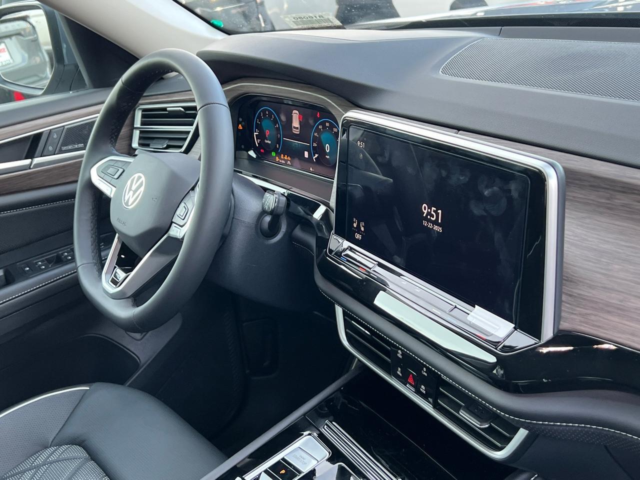 2026 Volkswagen Atlas 2.0T SEL Premium R-Line Hagerstown MD