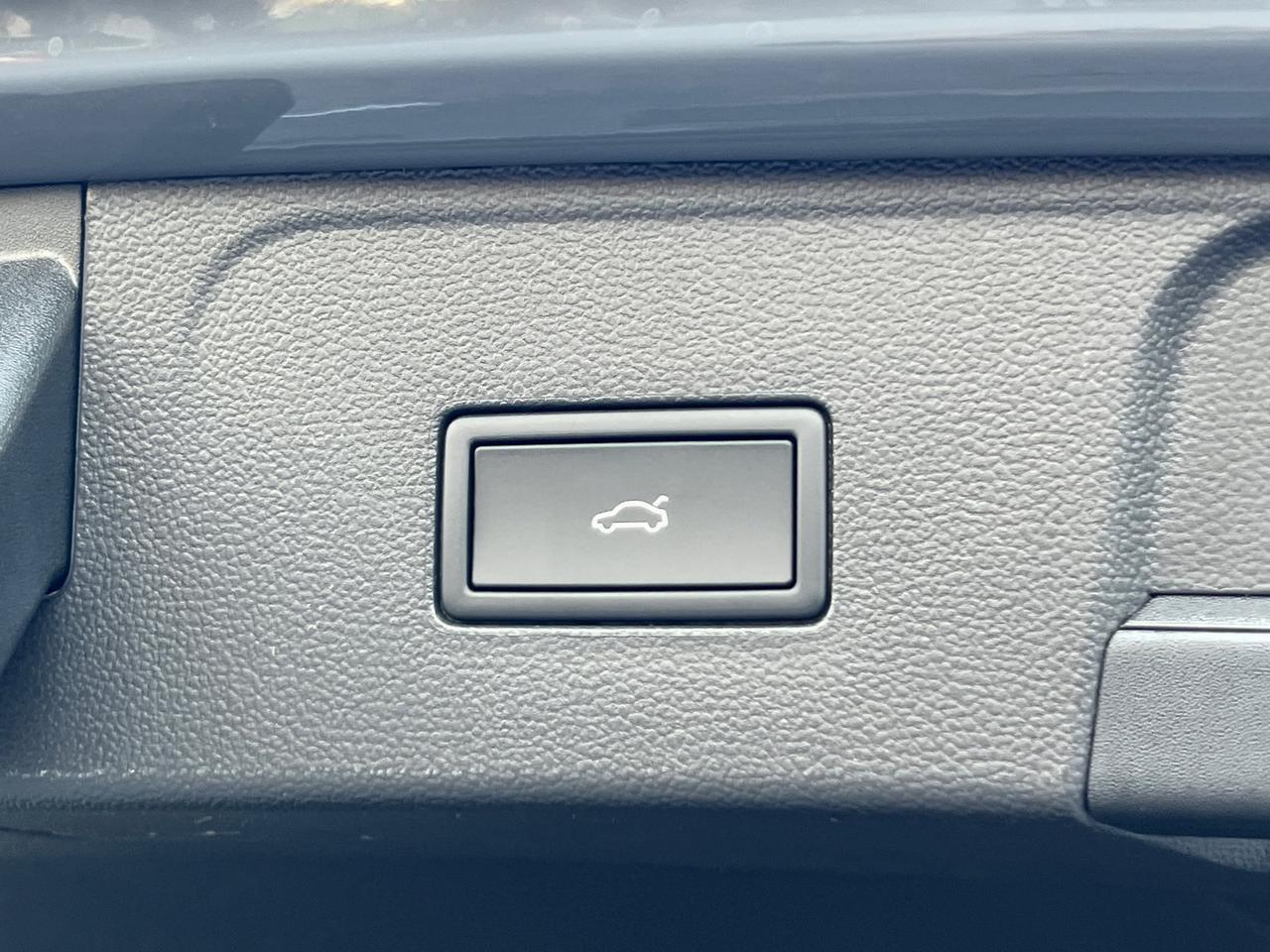 2026 Volkswagen Atlas 2.0T SEL Premium R-Line Hagerstown MD