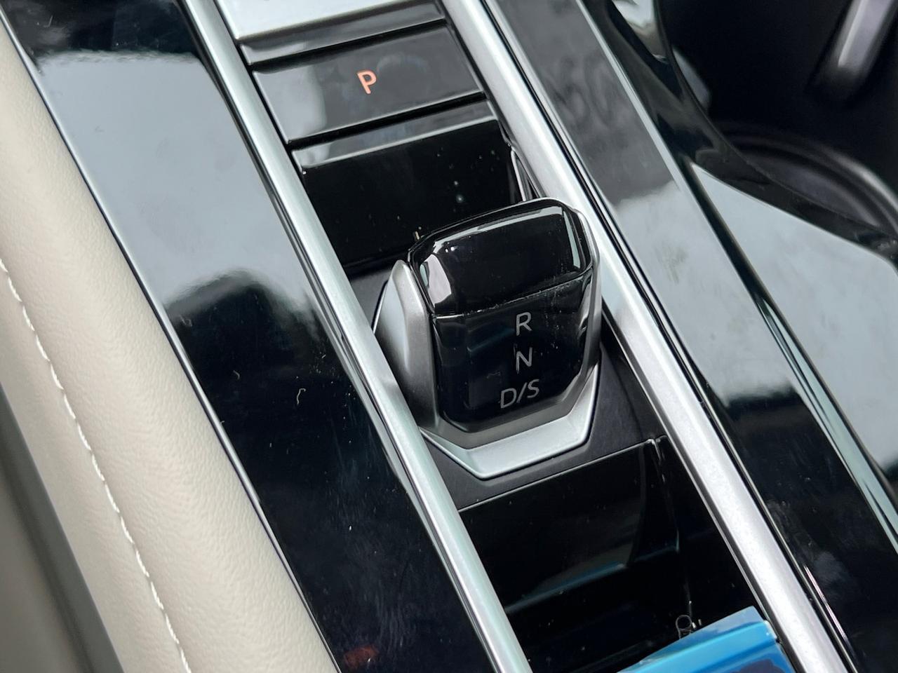 2026 Volkswagen Atlas 2.0T SEL Premium R-Line Hagerstown MD