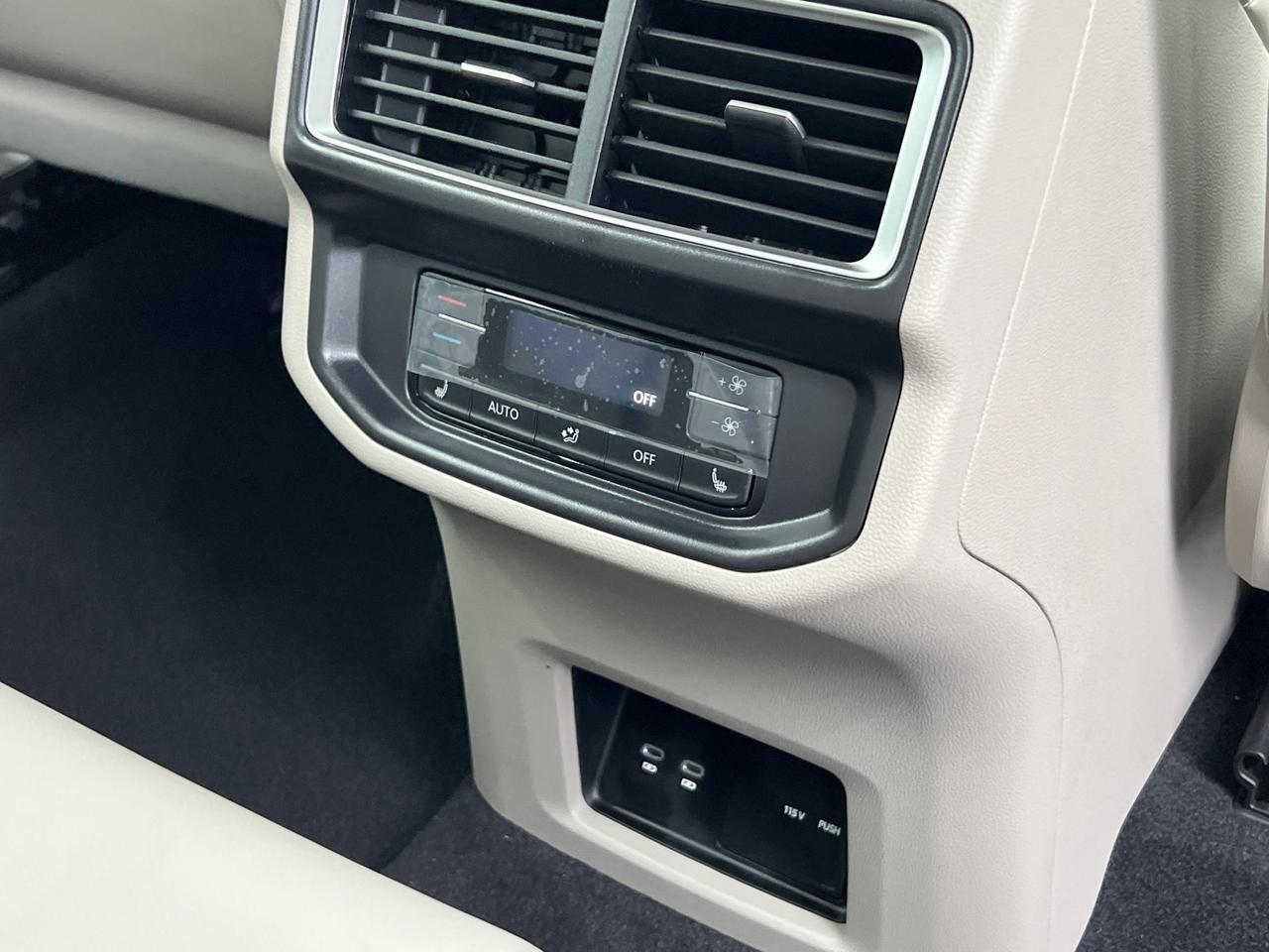 2026 Volkswagen Atlas 2.0T SEL Premium R-Line Hagerstown MD