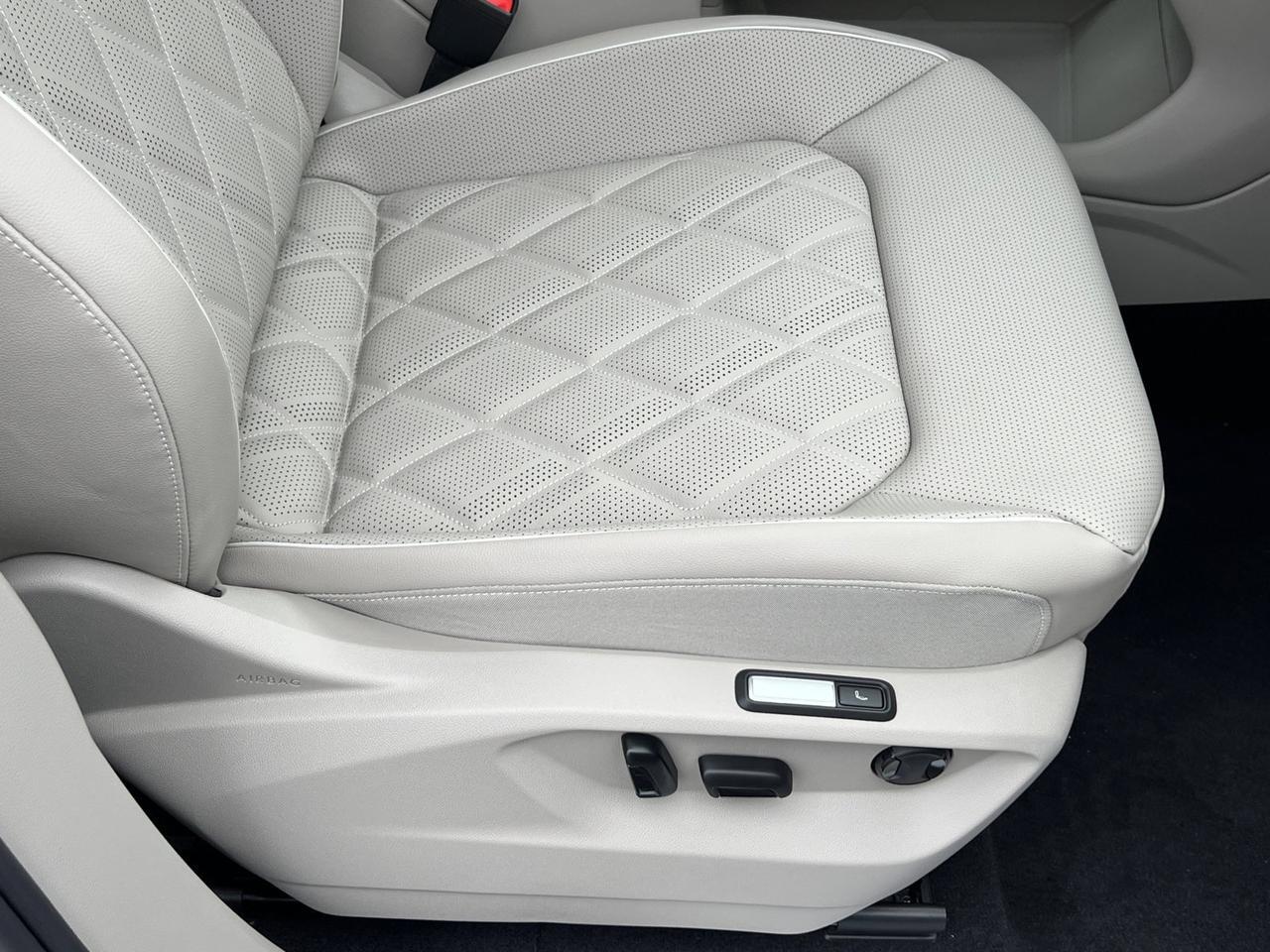 2026 Volkswagen Atlas 2.0T SEL Premium R-Line Hagerstown MD