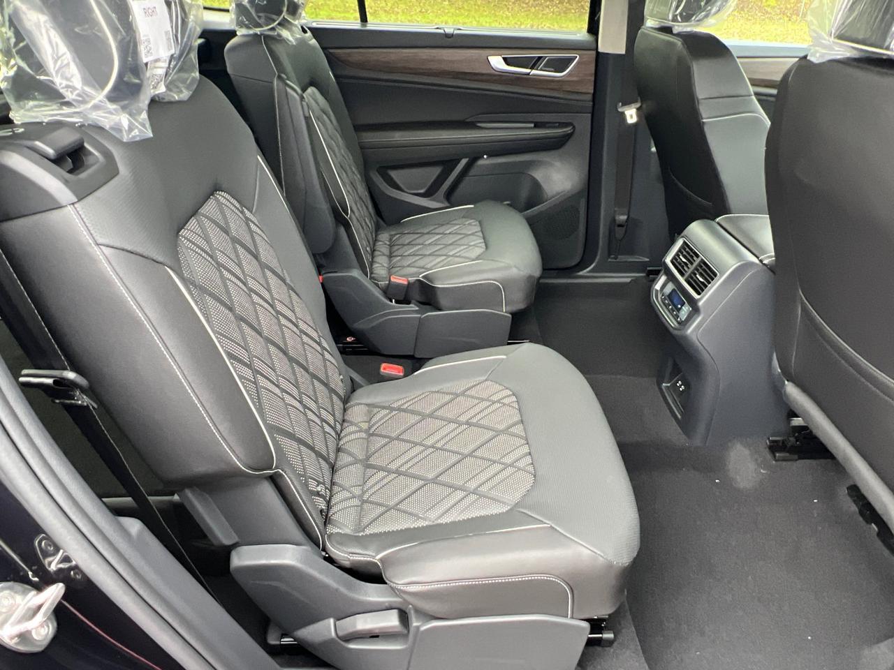 2026 Volkswagen Atlas 2.0T SEL Premium R-Line Hagerstown MD