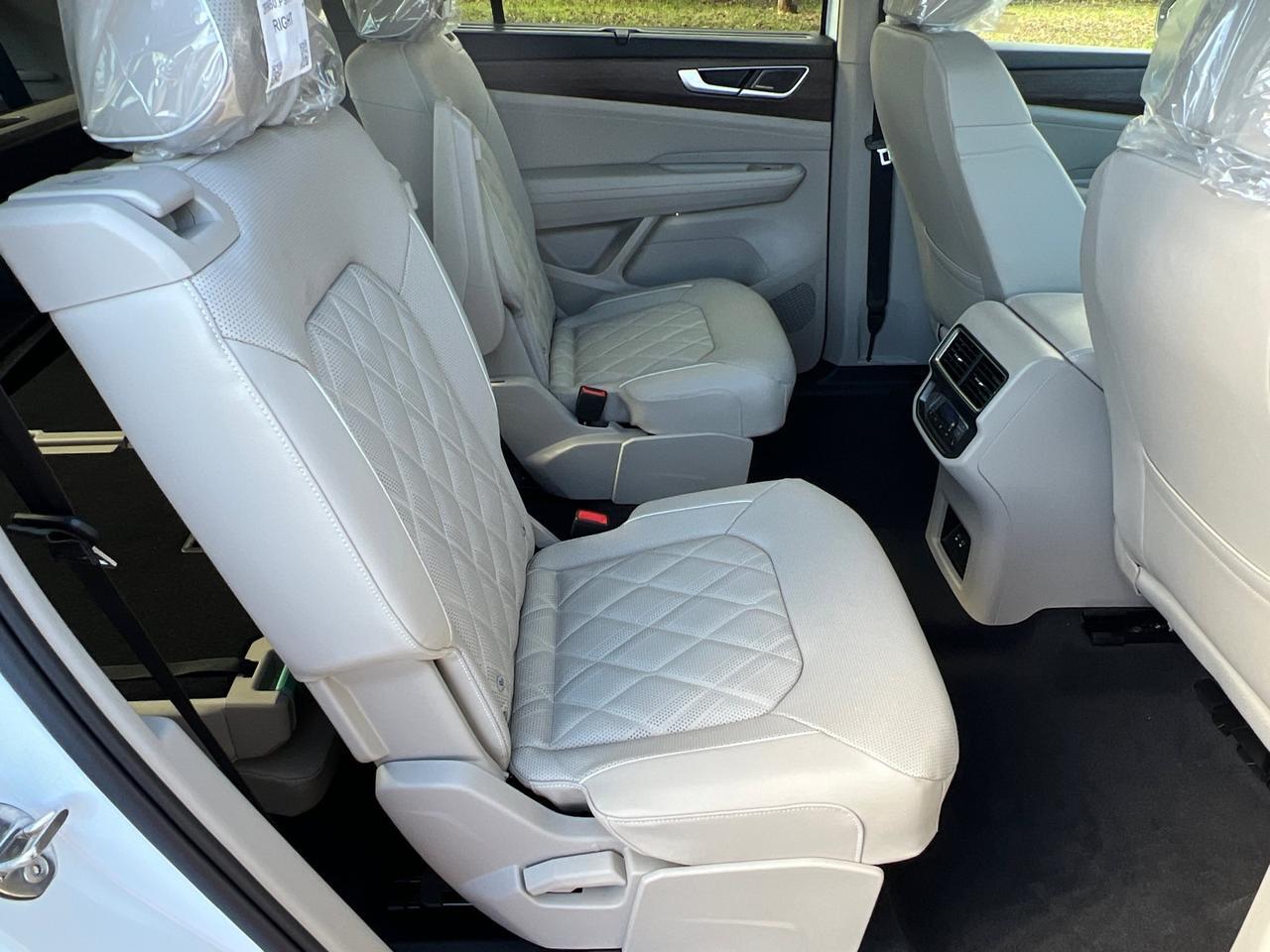 2026 Volkswagen Atlas 2.0T SEL Premium R-Line Hagerstown MD