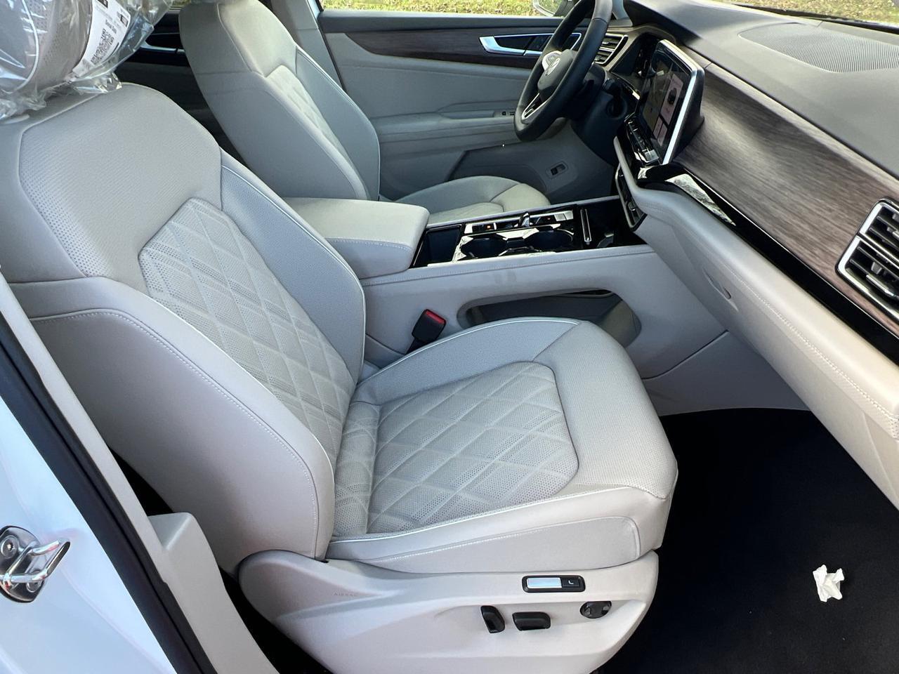 2026 Volkswagen Atlas 2.0T SEL Premium R-Line Hagerstown MD