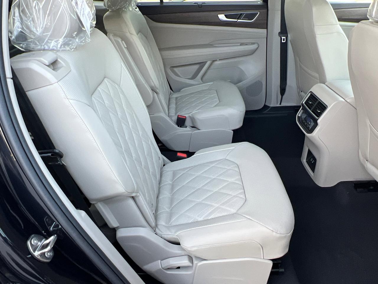 2026 Volkswagen Atlas 2.0T SEL Premium R-Line Hagerstown MD