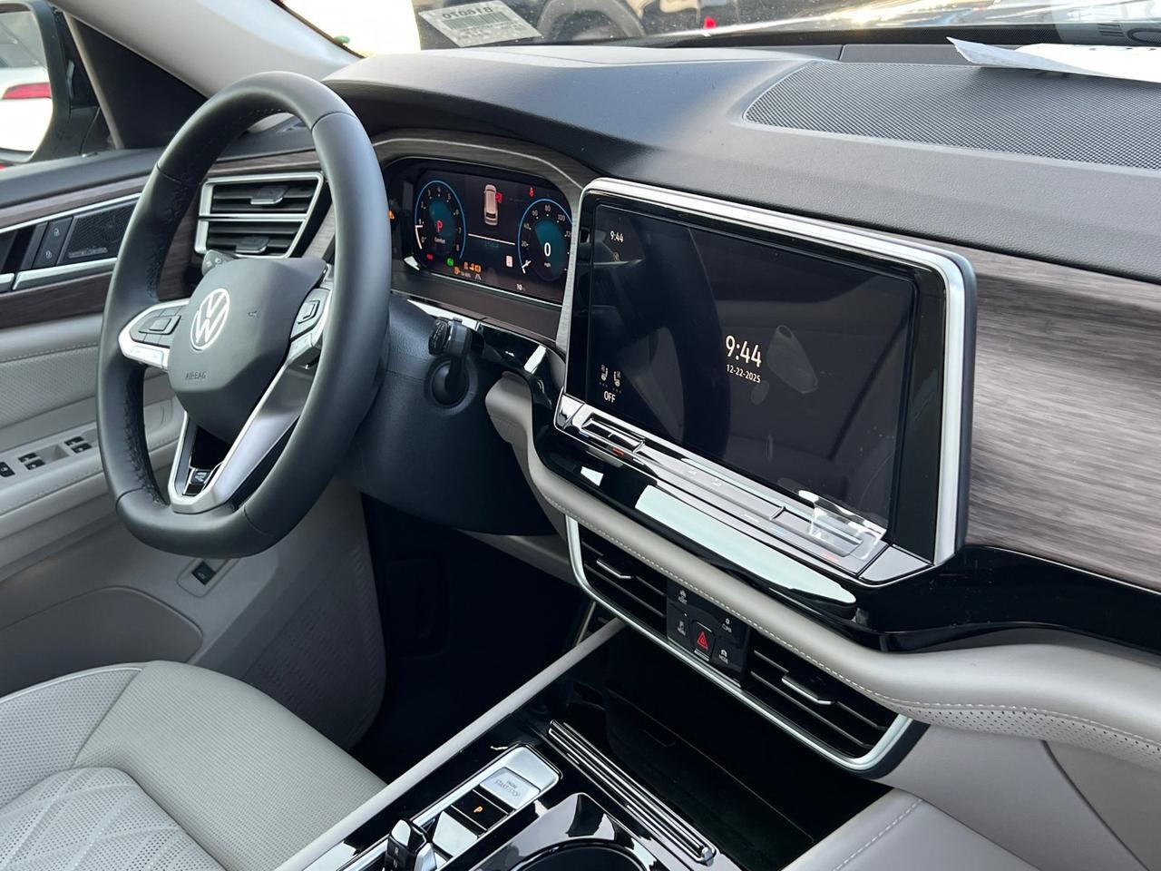 2026 Volkswagen Atlas 2.0T SEL Premium R-Line Hagerstown MD