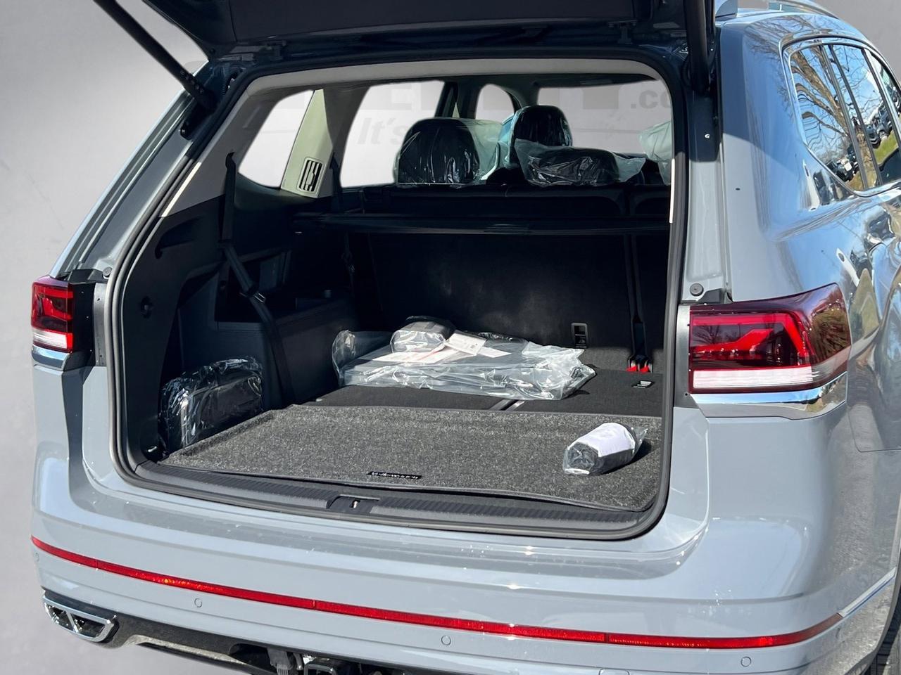 2026 Volkswagen Atlas 2.0T SEL Premium R-Line Hagerstown MD