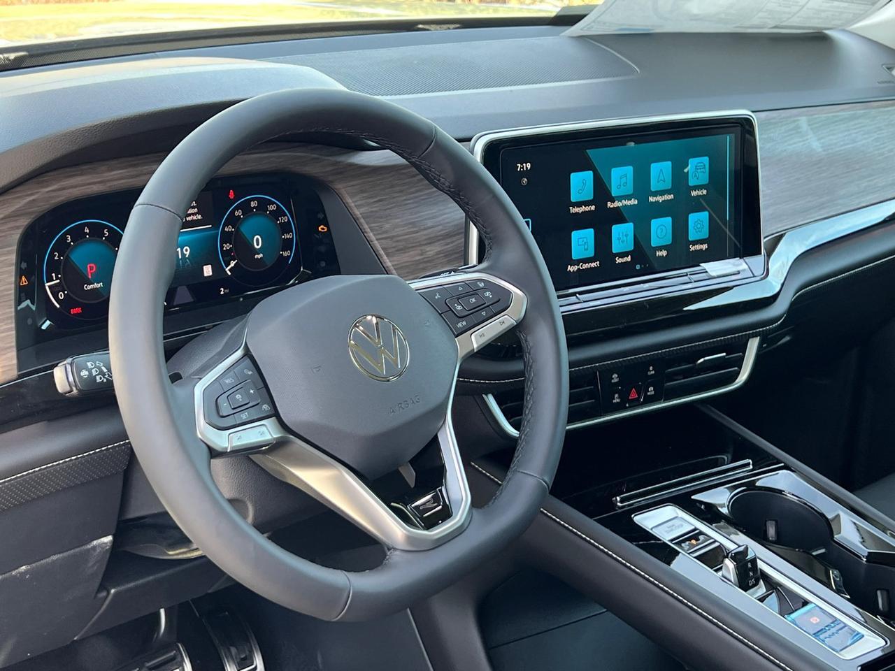 2026 Volkswagen Atlas 2.0T SEL Premium R-Line Hagerstown MD