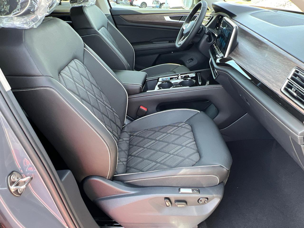 2026 Volkswagen Atlas 2.0T SEL Premium R-Line Hagerstown MD