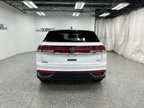 2026 Volkswagen Atlas Cross Sport 2.0T SE Oshkosh WI