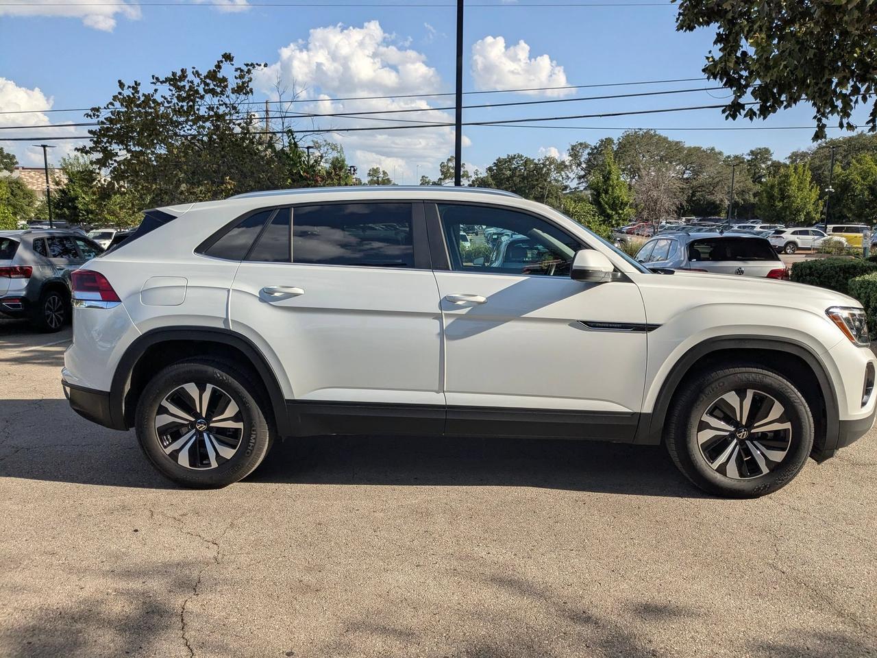 2026 Volkswagen Atlas Cross Sport 2.0T SE