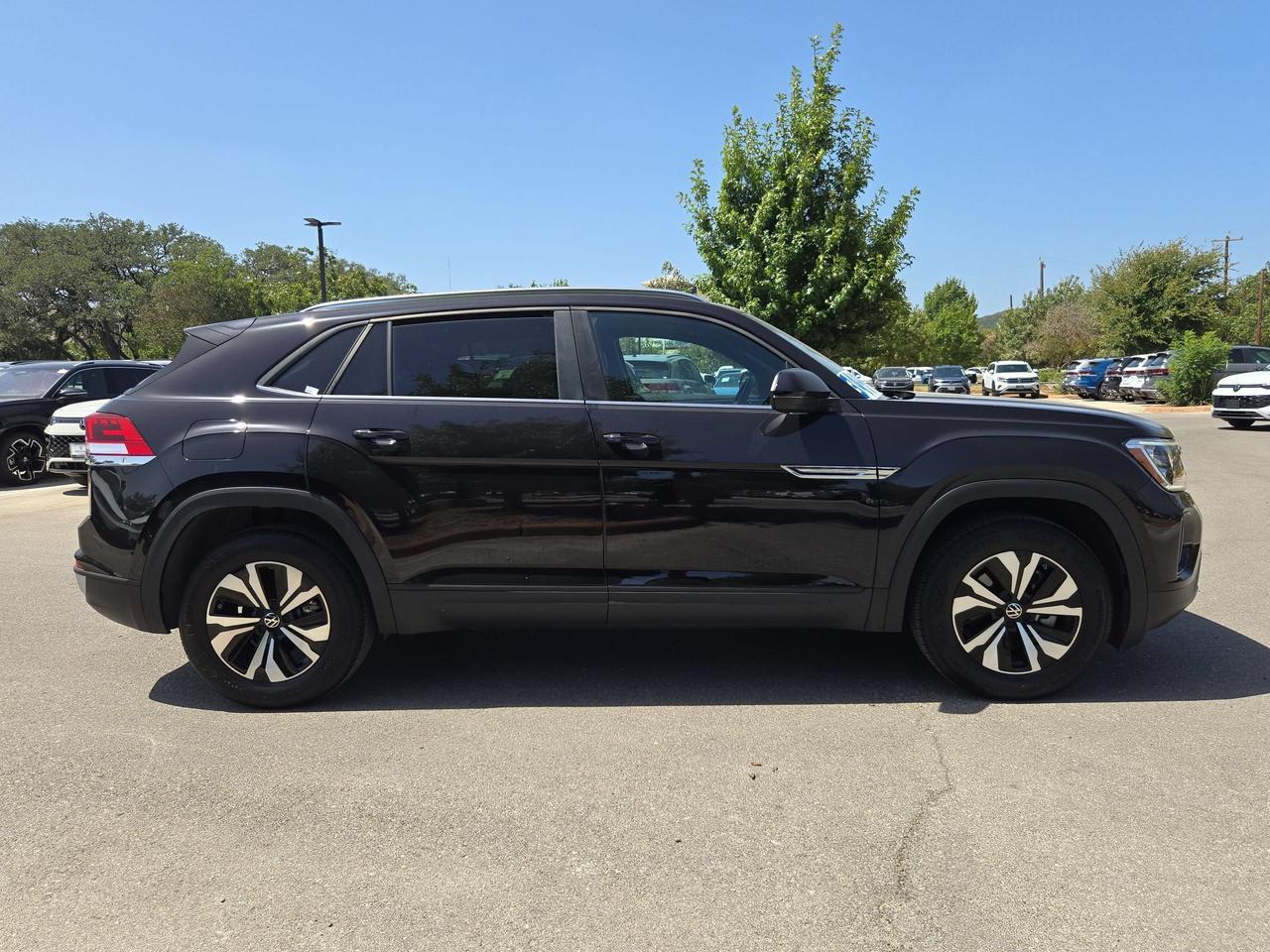 2026 Volkswagen Atlas Cross Sport 2.0T SE