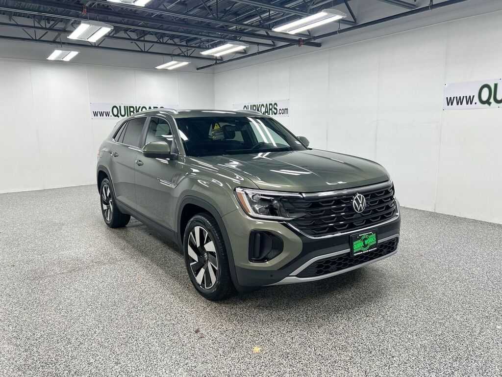 2026 Volkswagen Atlas Cross Sport 2.0T SE w/Technology Oshkosh WI