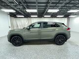 2026 Volkswagen Atlas Cross Sport 2.0T SE w/Technology Oshkosh WI