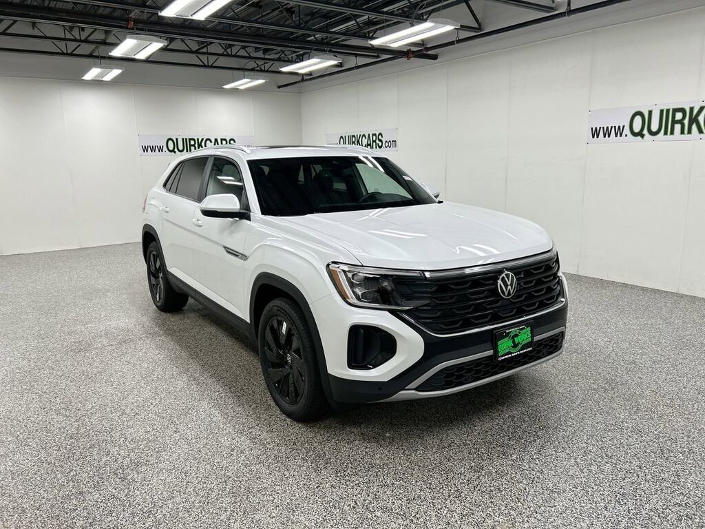 2026 Volkswagen Atlas Cross Sport 2.0T SE w/Technology Oshkosh WI