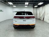 2026 Volkswagen Atlas Cross Sport 2.0T SE w/Technology Oshkosh WI