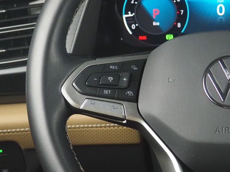 2026 Volkswagen Atlas Cross Sport 2.0T SE w/Technology *PANORAMA MOONROOF, ADAPTIVE CRUISE, SAFETY ALERTS, BACKUP-CAMERA, COLOR TOUCHSCREEN, CLIMATE SEATS, HEATED STEERING, POWER LIFTGATE, REMOTE START, WIRELESS CHARGING, ANDROID & APPLE Round Rock TX