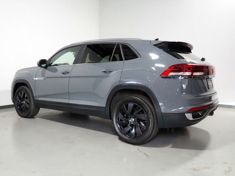2026 Volkswagen Atlas Cross Sport 2.0T SE w/Technology *PANORAMA MOONROOF, ADAPTIVE CRUISE, SAFETY ALERTS, BACKUP-CAMERA, COLOR TOUCHSCREEN, CLIMATE SEATS, HEATED STEERING, POWER LIFTGATE, REMOTE START, WIRELESS CHARGING, ANDROID & APPLE Round Rock TX