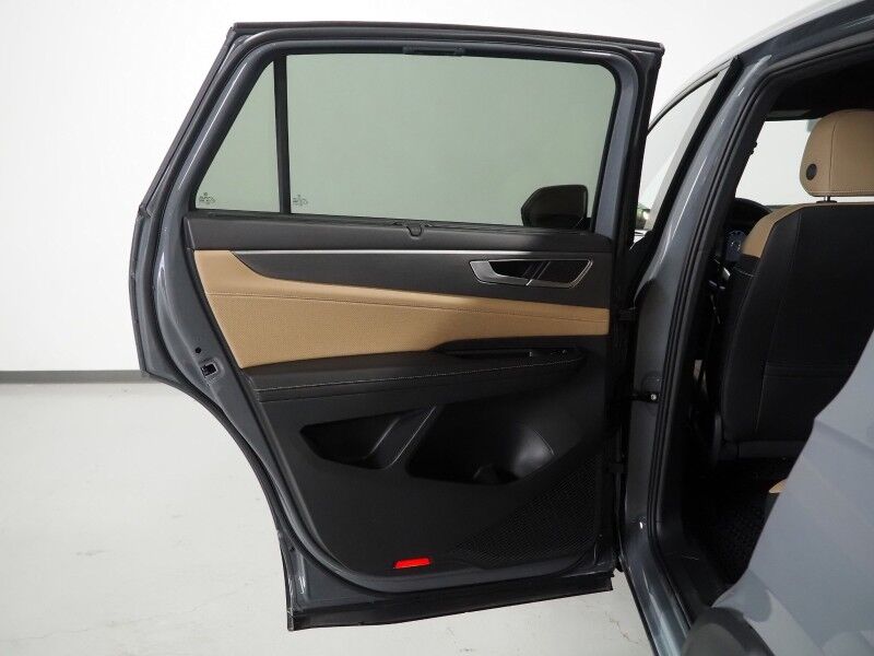 2026 Volkswagen Atlas Cross Sport 2.0T SE w/Technology *PANORAMA MOONROOF, ADAPTIVE CRUISE, SAFETY ALERTS, BACKUP-CAMERA, COLOR TOUCHSCREEN, CLIMATE SEATS, HEATED STEERING, POWER LIFTGATE, REMOTE START, WIRELESS CHARGING, ANDROID & APPLE Round Rock TX