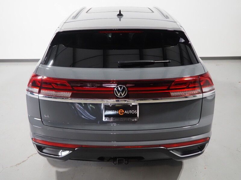 2026 Volkswagen Atlas Cross Sport 2.0T SE w/Technology *PANORAMA MOONROOF, ADAPTIVE CRUISE, SAFETY ALERTS, BACKUP-CAMERA, COLOR TOUCHSCREEN, CLIMATE SEATS, HEATED STEERING, POWER LIFTGATE, REMOTE START, WIRELESS CHARGING, ANDROID & APPLE Round Rock TX