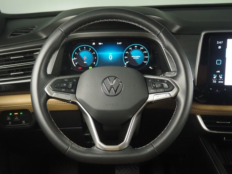 2026 Volkswagen Atlas Cross Sport 2.0T SE w/Technology *PANORAMA MOONROOF, ADAPTIVE CRUISE, SAFETY ALERTS, BACKUP-CAMERA, COLOR TOUCHSCREEN, CLIMATE SEATS, HEATED STEERING, POWER LIFTGATE, REMOTE START, WIRELESS CHARGING, ANDROID & APPLE Round Rock TX
