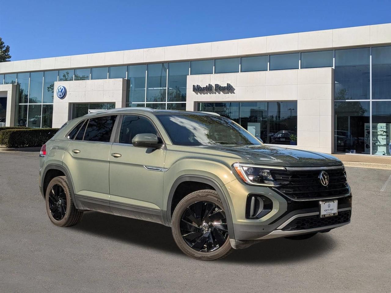 2026 Volkswagen Atlas Cross Sport 2.0T SE w/Technology