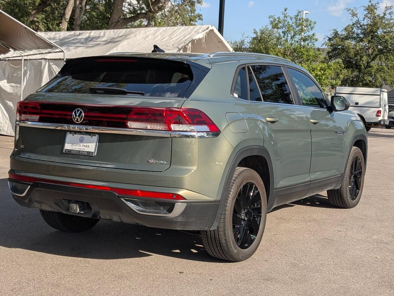 2026 Volkswagen Atlas Cross Sport 2.0T SE w/Technology