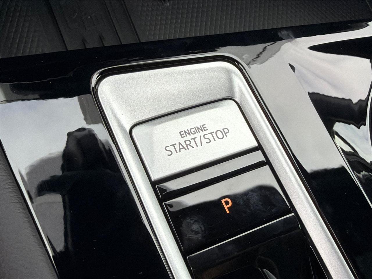 2026 Volkswagen Atlas Cross Sport 2.0T SE w/Technology Hagerstown MD