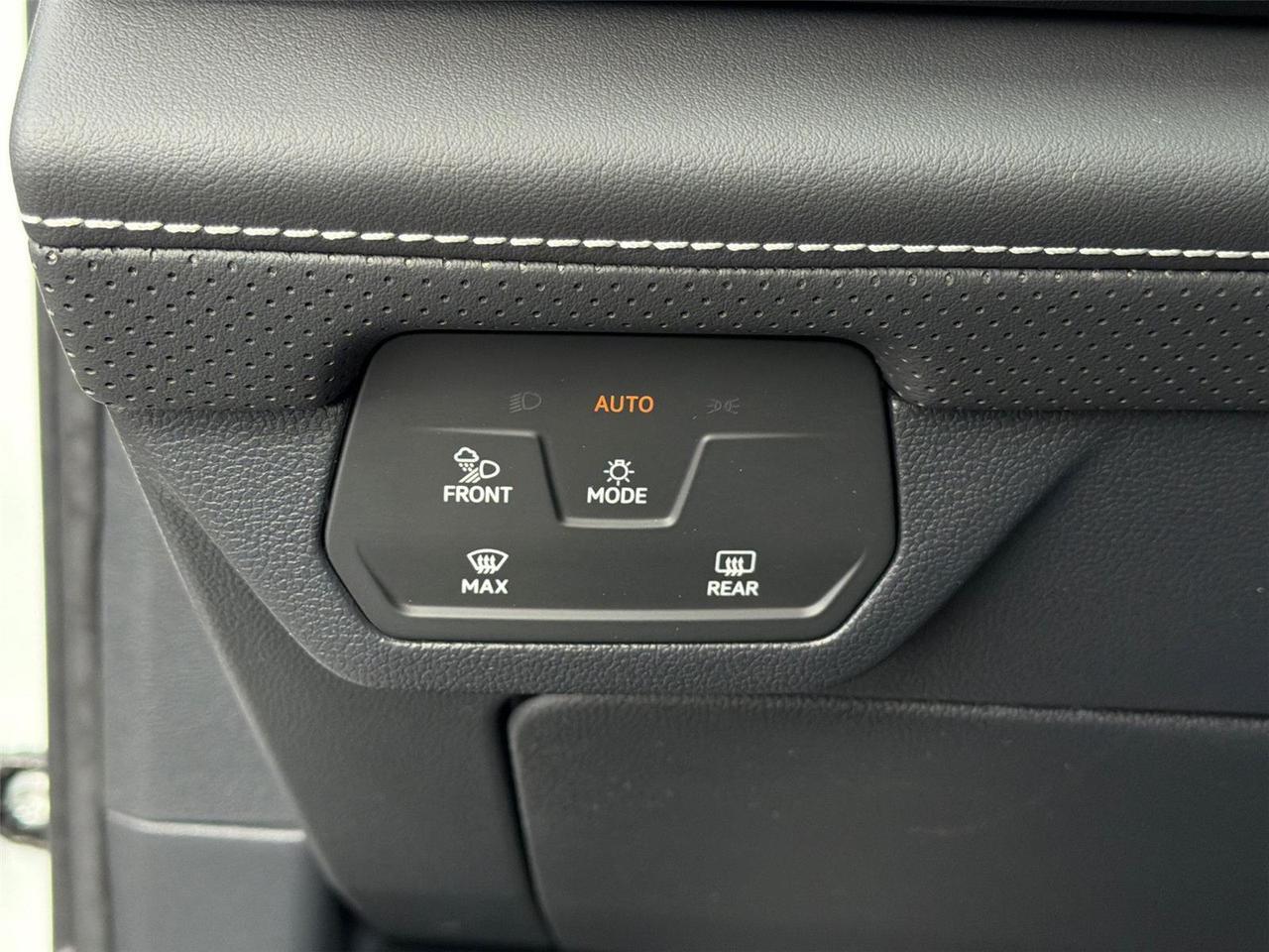 2026 Volkswagen Atlas Cross Sport 2.0T SE w/Technology Hagerstown MD