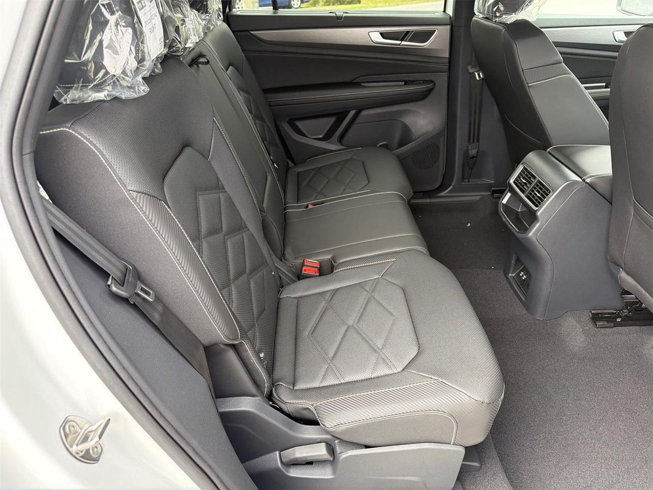 2026 Volkswagen Atlas Cross Sport 2.0T SE w/Technology Hagerstown MD