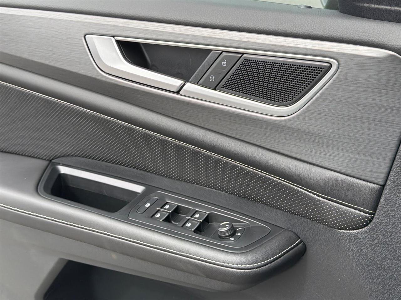 2026 Volkswagen Atlas Cross Sport 2.0T SE w/Technology Hagerstown MD