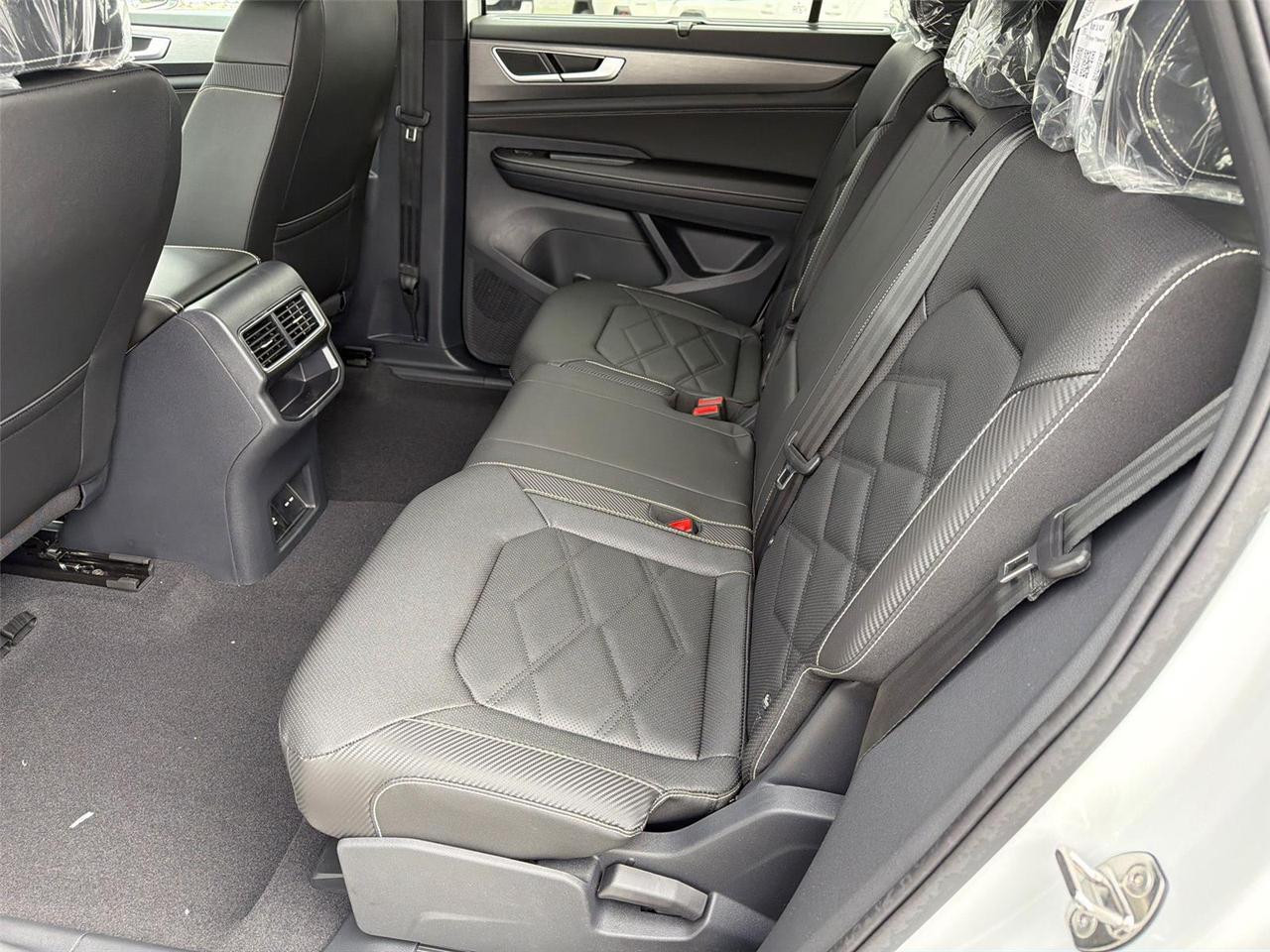 2026 Volkswagen Atlas Cross Sport 2.0T SE w/Technology Hagerstown MD