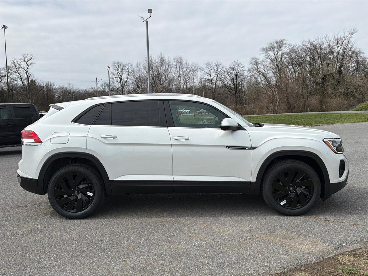 2026 Volkswagen Atlas Cross Sport 2.0T SE w/Technology Hagerstown MD