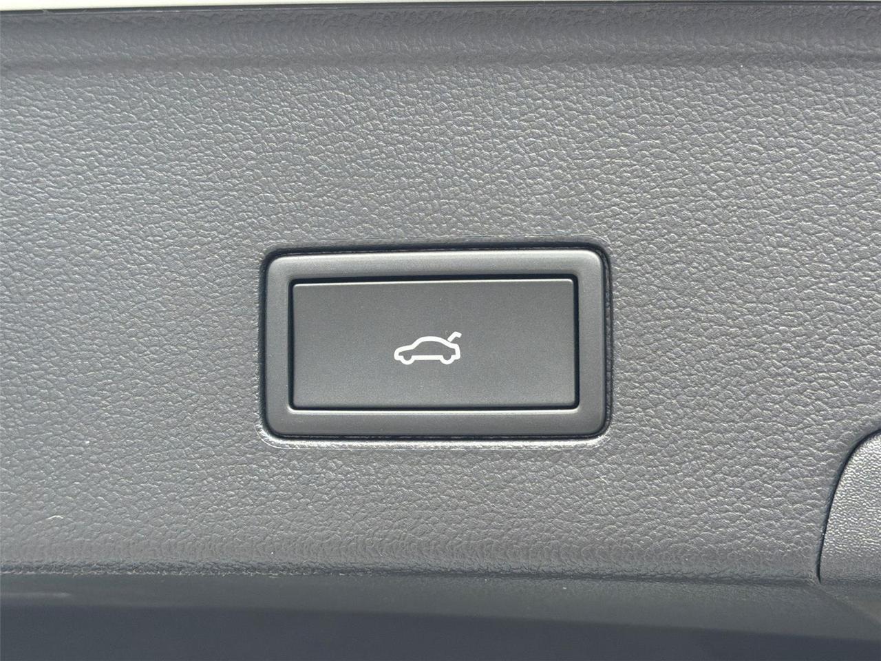 2026 Volkswagen Atlas Cross Sport 2.0T SE w/Technology Hagerstown MD