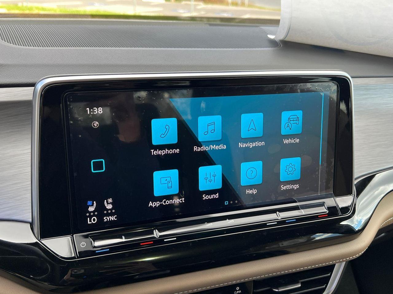 2026 Volkswagen Atlas Cross Sport 2.0T SE w/Technology Hagerstown MD