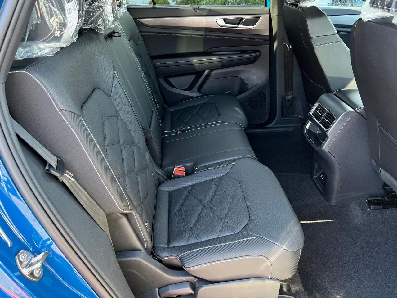 2026 Volkswagen Atlas Cross Sport 2.0T SE w/Technology Hagerstown MD