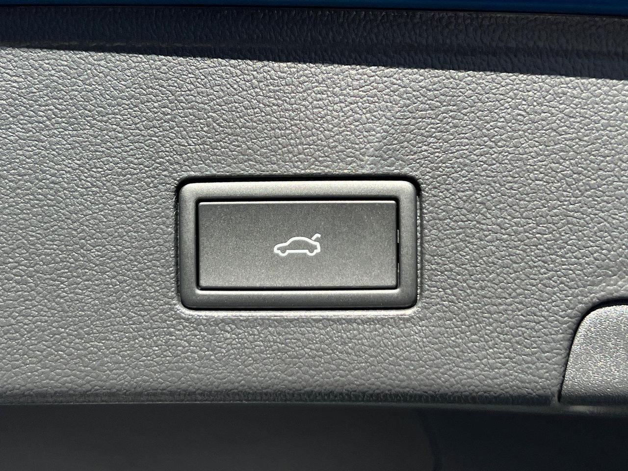 2026 Volkswagen Atlas Cross Sport 2.0T SE w/Technology Hagerstown MD