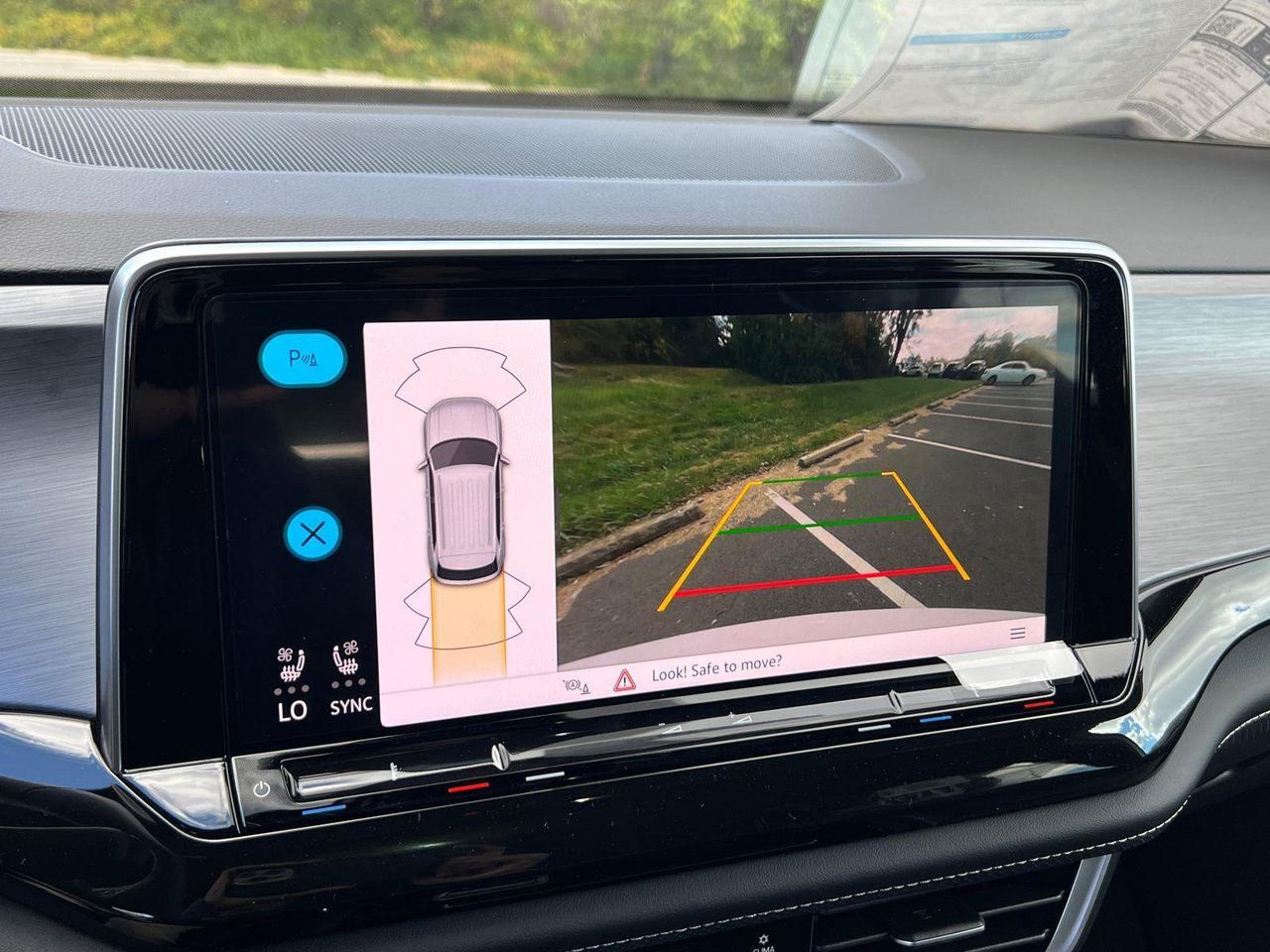 2026 Volkswagen Atlas Cross Sport 2.0T SE w/Technology Hagerstown MD