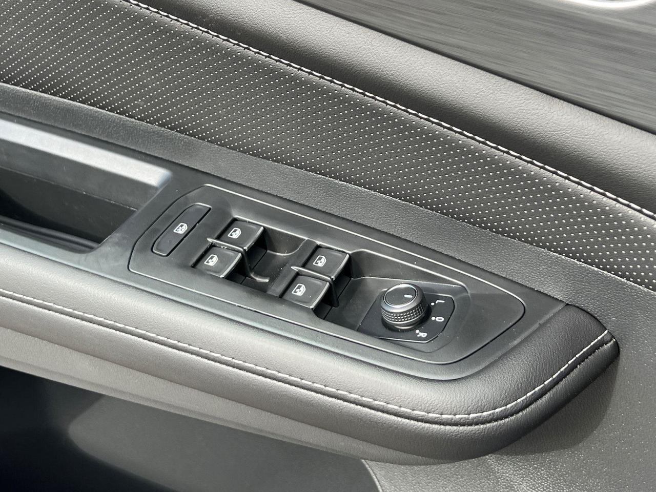 2026 Volkswagen Atlas Cross Sport 2.0T SE w/Technology Hagerstown MD