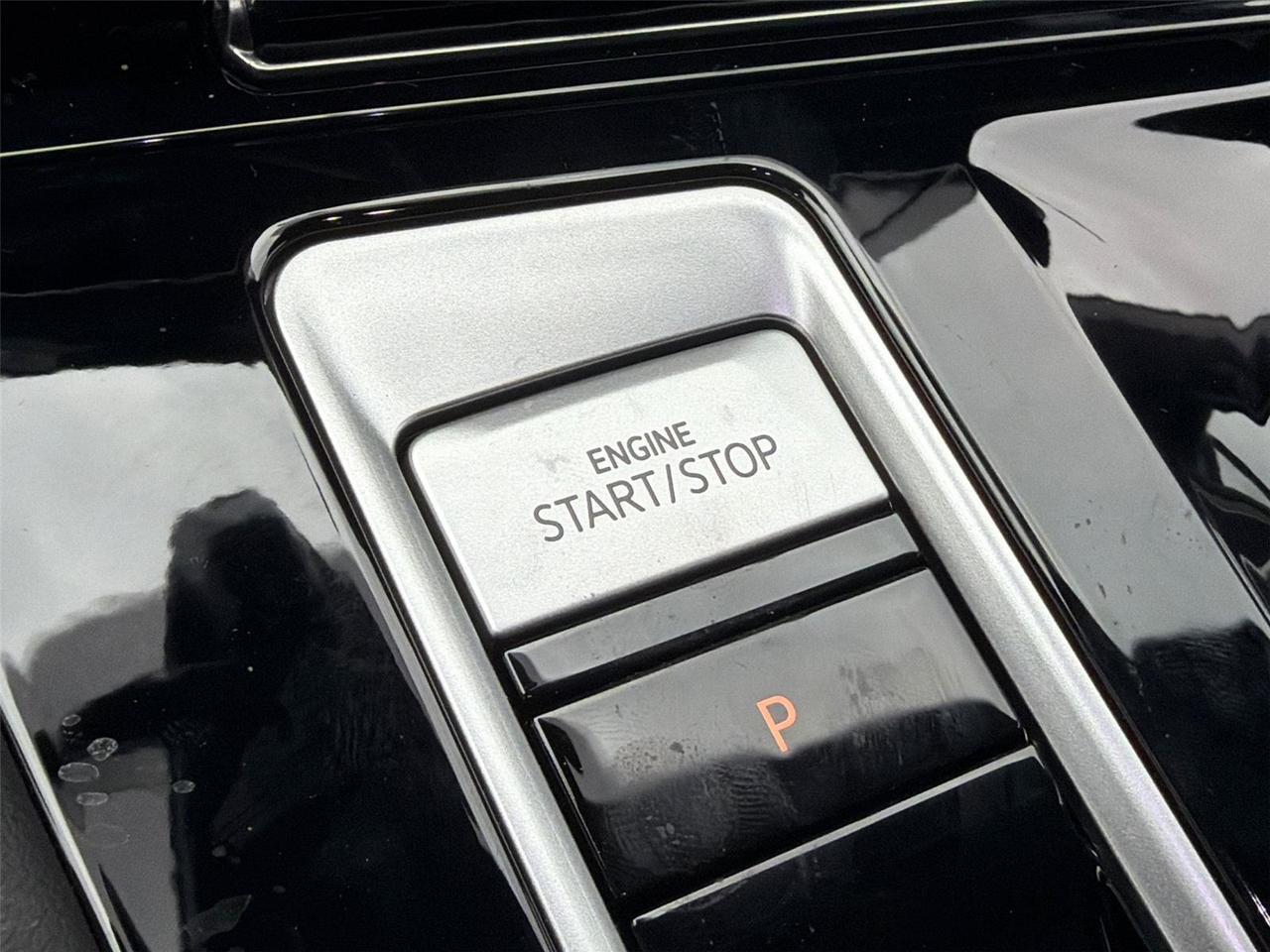 2026 Volkswagen Atlas Cross Sport 2.0T SE w/Technology Hagerstown MD