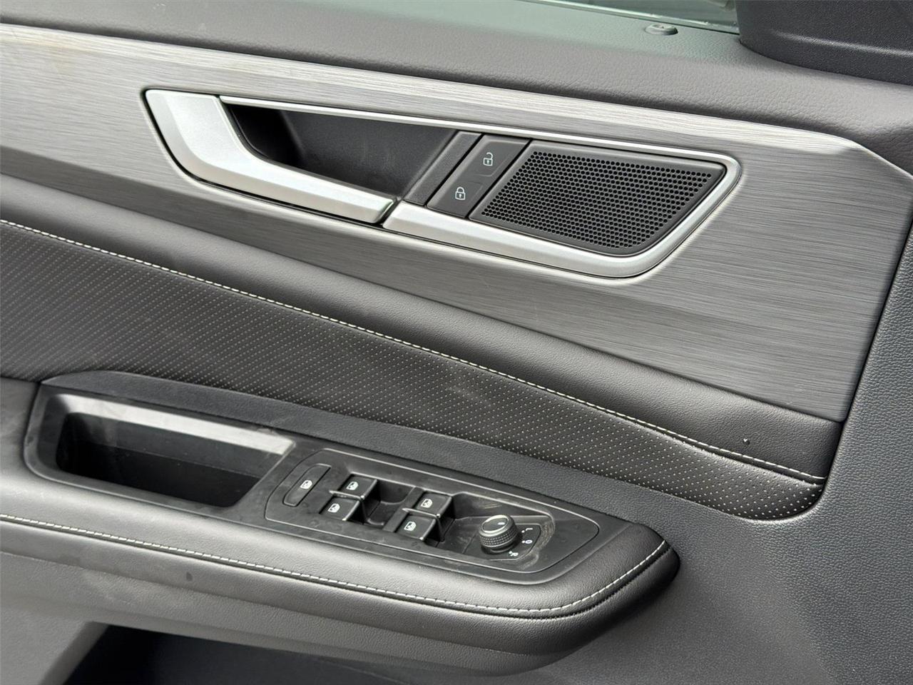 2026 Volkswagen Atlas Cross Sport 2.0T SE w/Technology Hagerstown MD