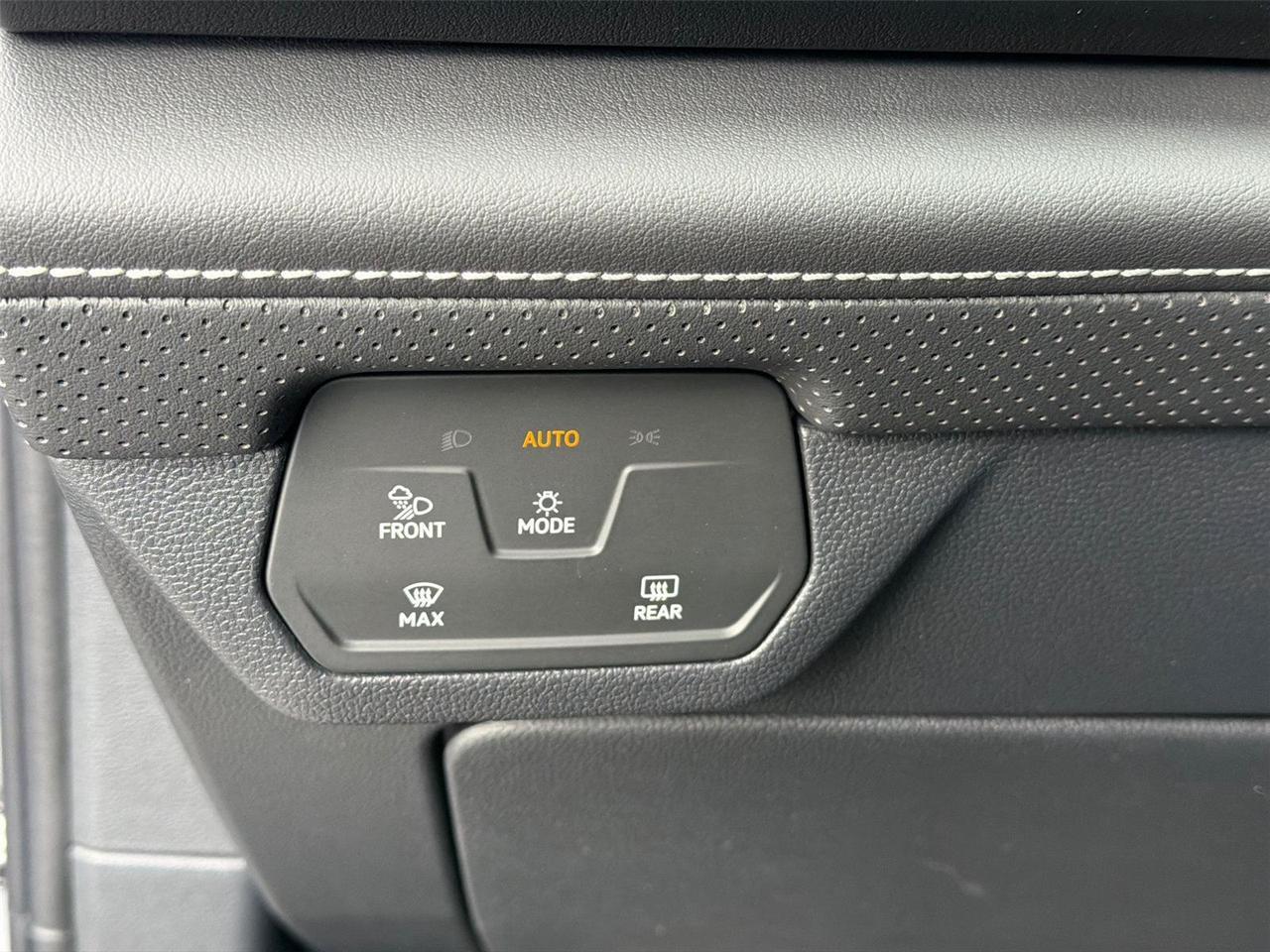 2026 Volkswagen Atlas Cross Sport 2.0T SE w/Technology Hagerstown MD